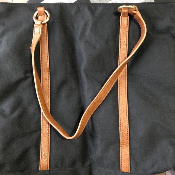 Banana  republic black travel/shopping/hobo bag - Picture 3 of 6